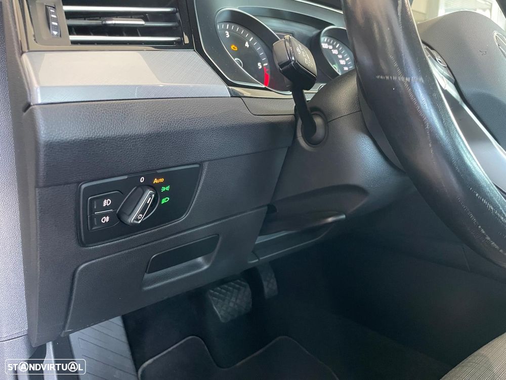 VW Passat Variant 2.0 TDi Business DSG - 6