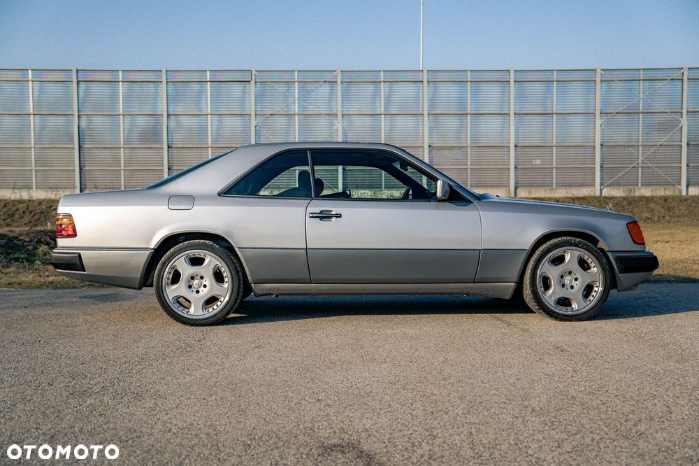 Mercedes-Benz Klasa E 320 - 8