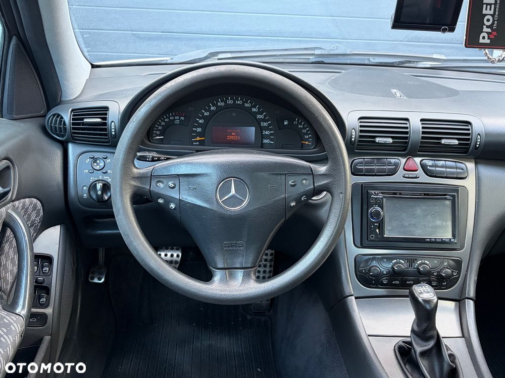Mercedes-Benz Klasa C 180 Kompressor Avantgarde - 29