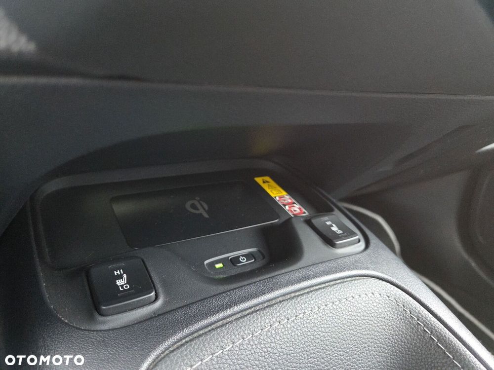Toyota Corolla 2.0 Hybrid Style - 23
