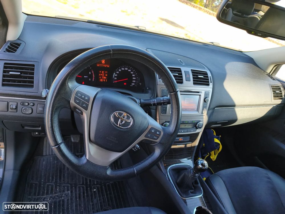 Toyota Avensis SW 2.0 D-4D Luxury+GPS - 6