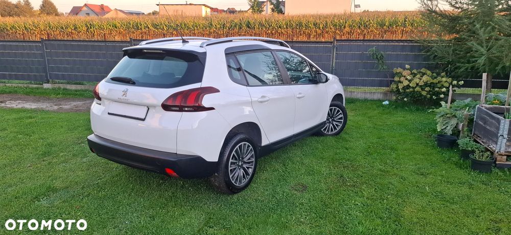 Peugeot 2008 1.2 Pure Tech Style EU6 - 36