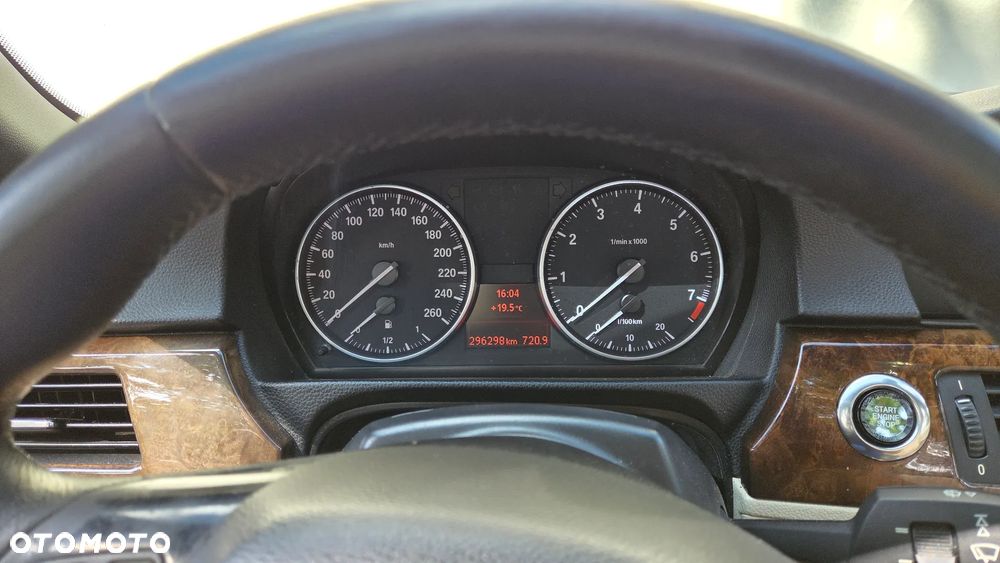 BMW Seria 3 320i Edition Exclusive - 17