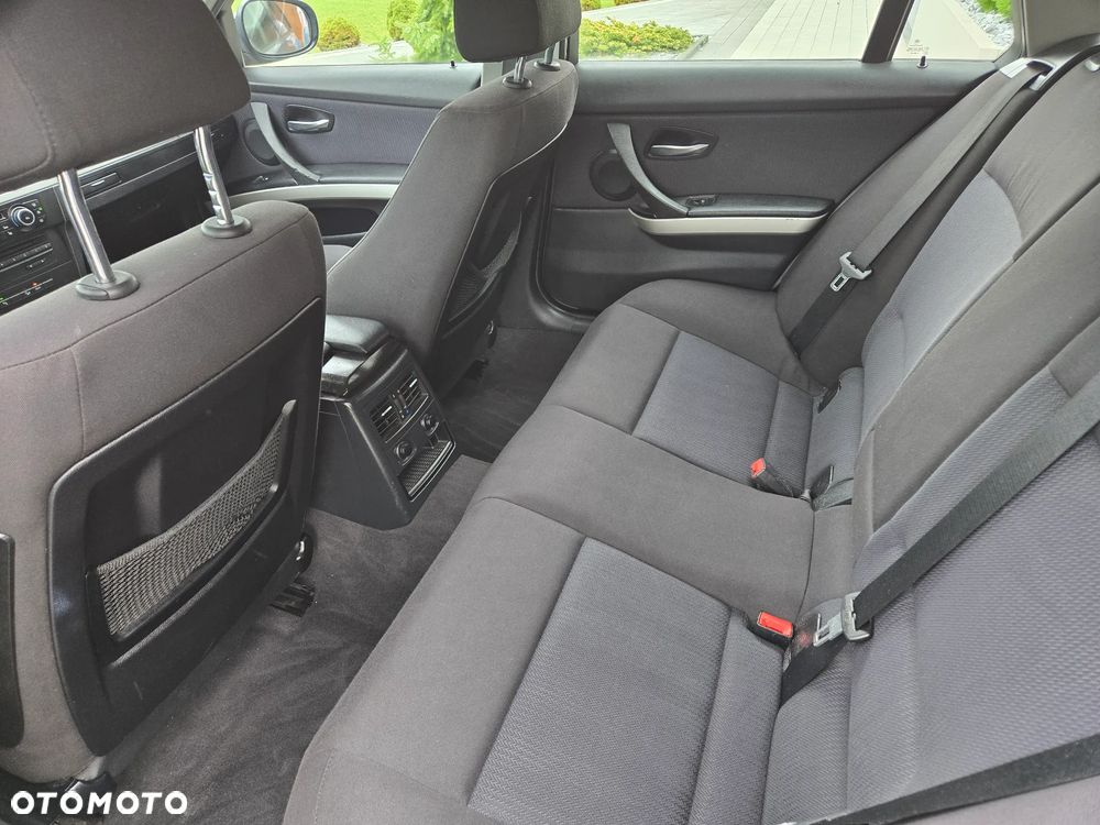 BMW Seria 3 320d xDrive DPF Edition Fleet Sport - 16