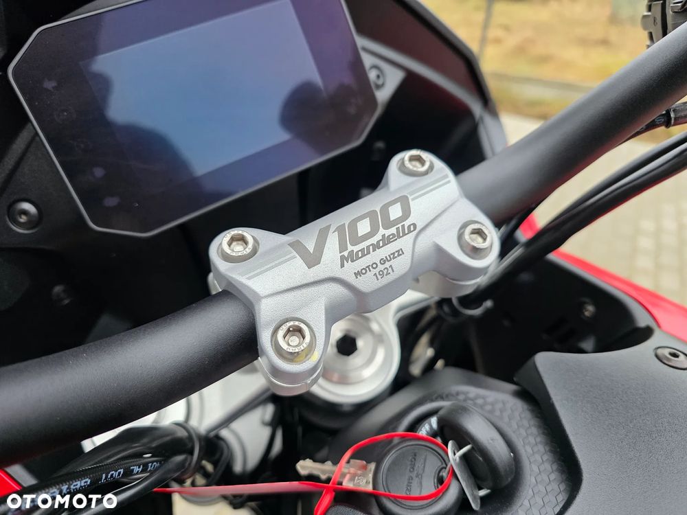 Moto Guzzi V100 Mandello - 26