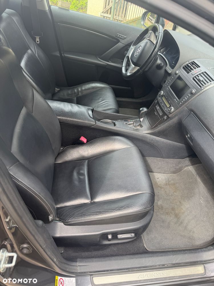 Toyota Avensis 2.2 D-4D Prestige - 24