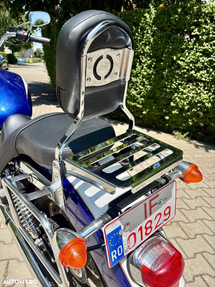 Triumph Bonneville - 9