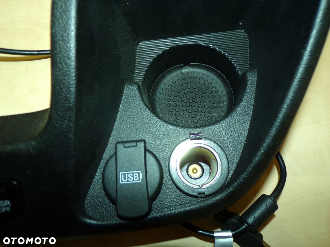 BOXER JUMPER DUCATO 14- PANEL ŚWIATEŁ AWARYJNYCH Z USB ASR - 2
