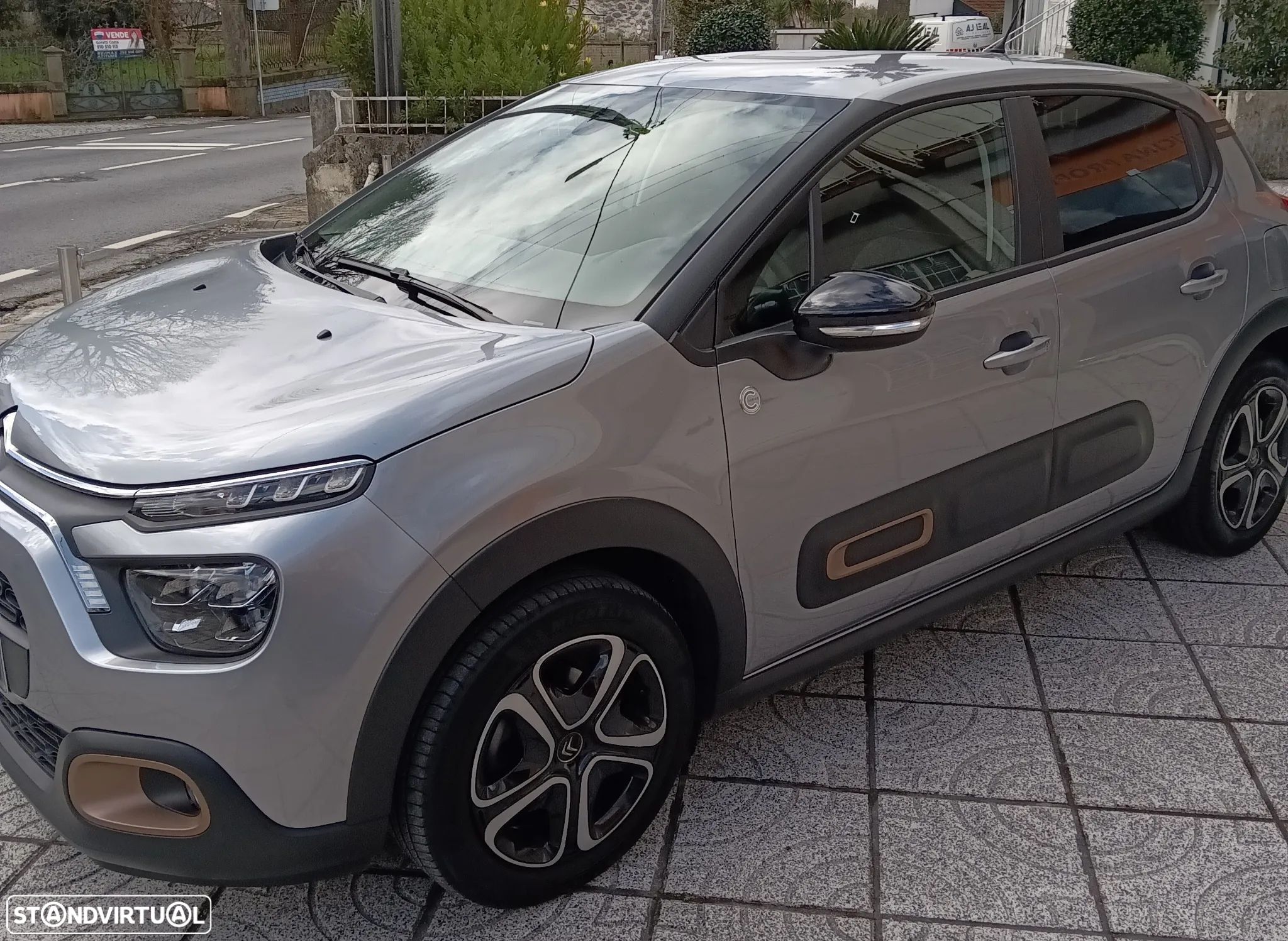 Citroën C3 1.2 PureTech C-Series - 1