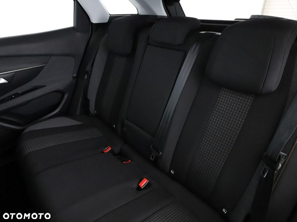 Peugeot 3008 BlueHDi 130 Stop & Start EAT8 Active Business-Paket - 18
