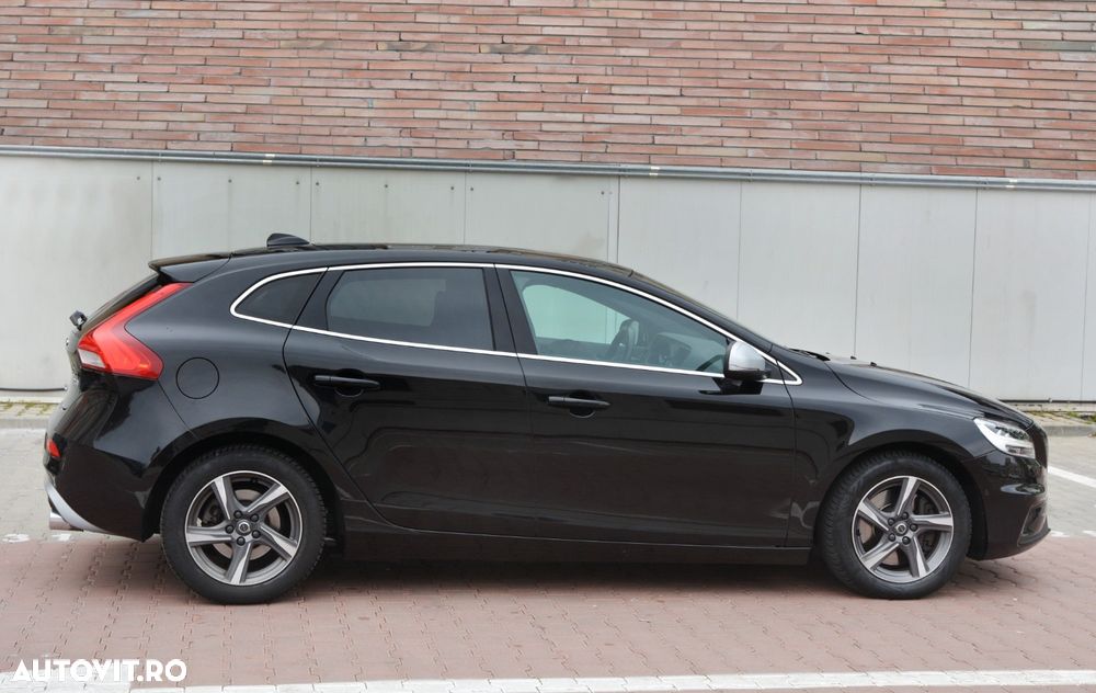 Volvo V40 D3 Aut. R-Design - 13
