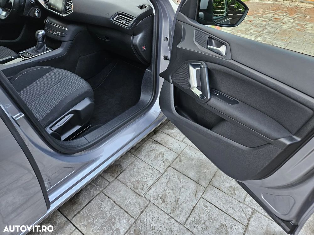 Peugeot 308 BlueHDi 120 EAT6 Stop & Start Active - 17
