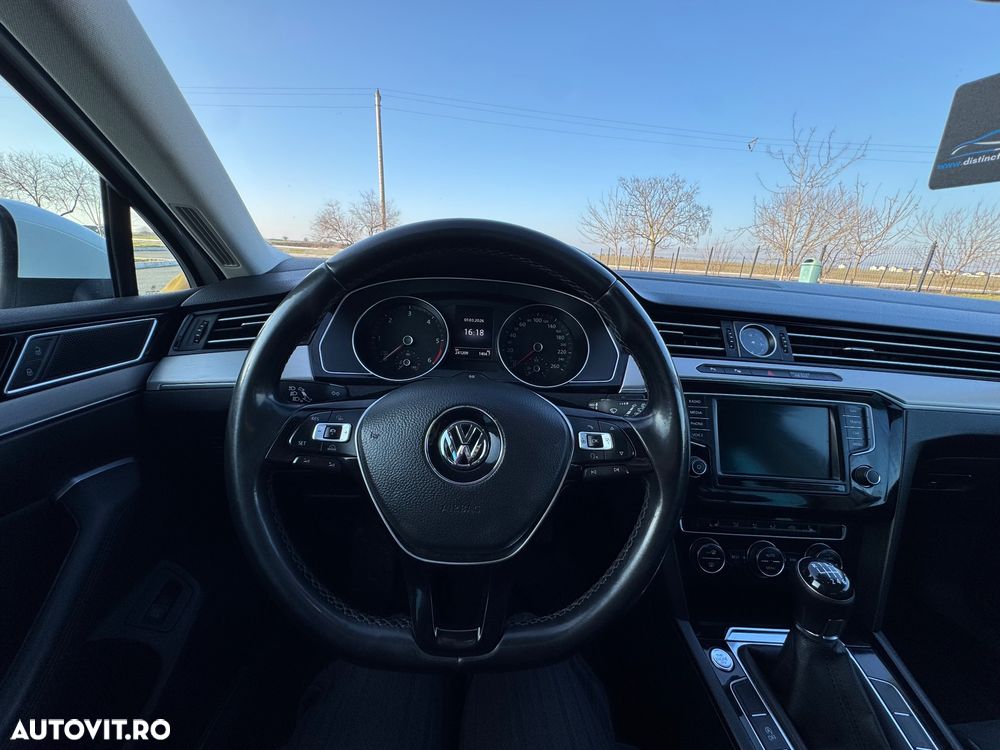 Volkswagen Passat 2.0 TDI (BlueMotion Technology) Comfortline - 14