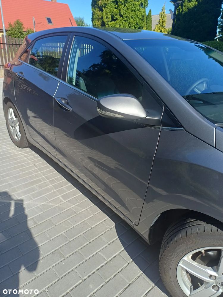 Hyundai i30 blue 1.6 CRDi Style - 4