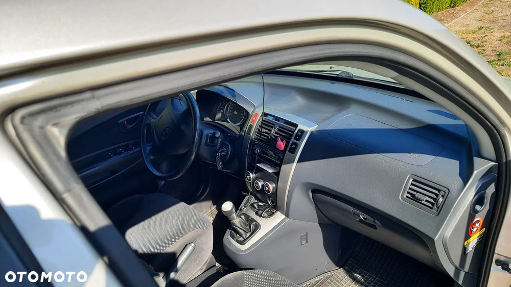Hyundai Tucson 2.0 Comfort 2WD - 11