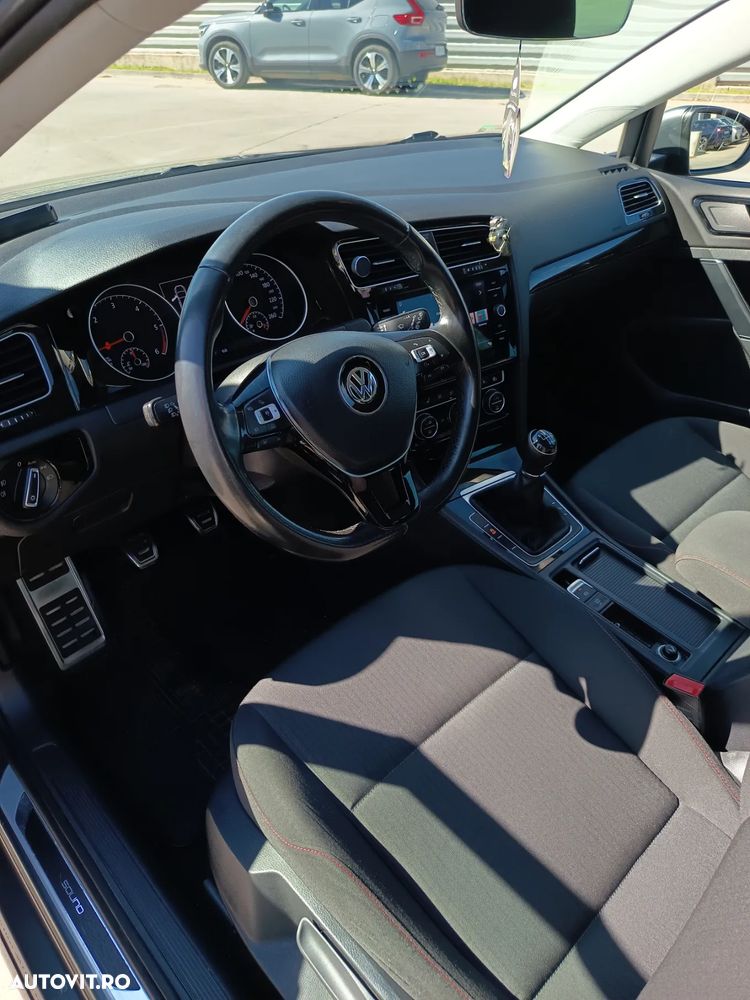 Volkswagen Golf - 8