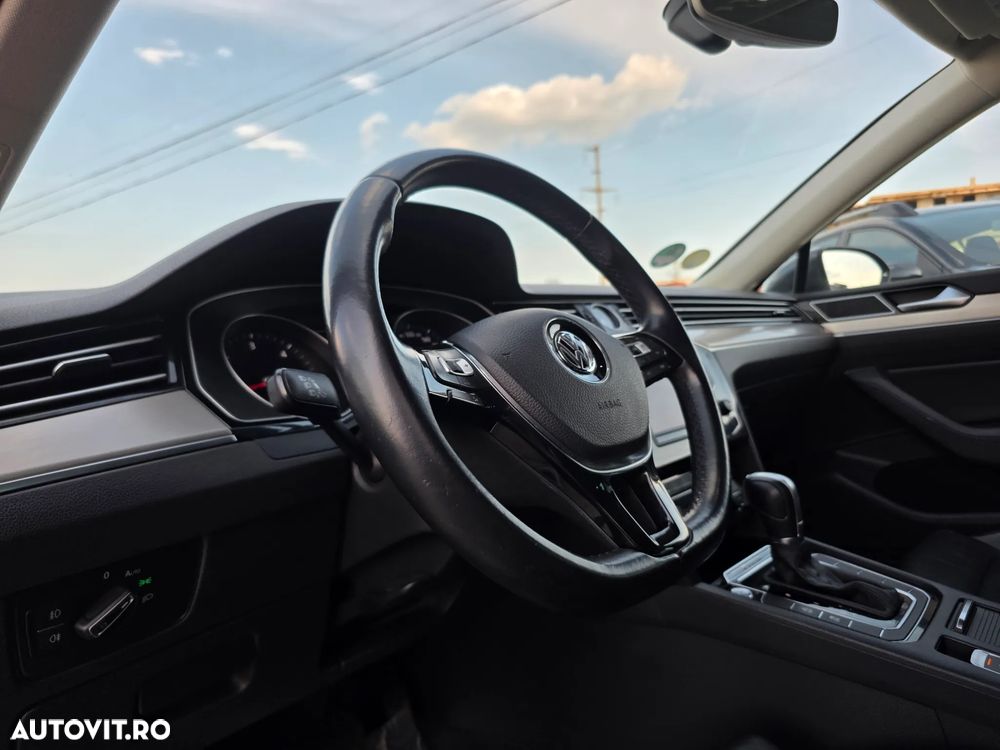 Volkswagen Passat 2.0 TDI SCR DSG Highline - 18