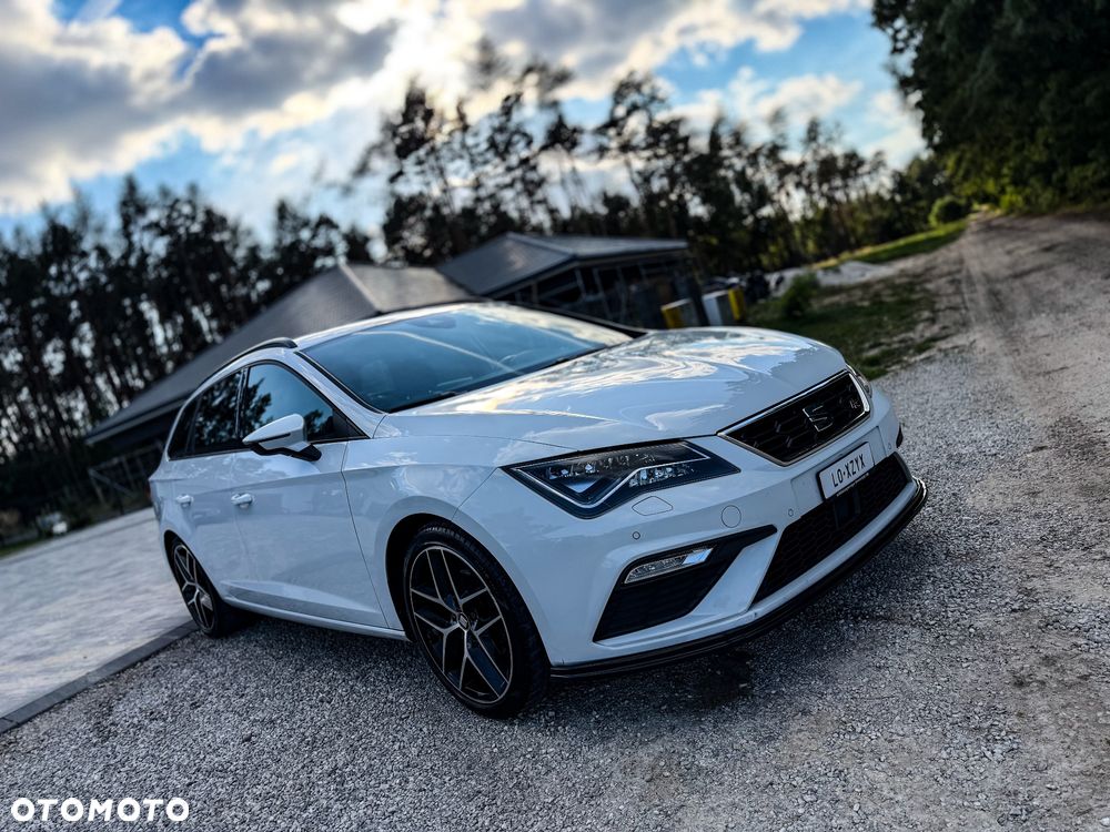Seat Leon 1.5 eTSI OPF DSG FR Black Edition - 23