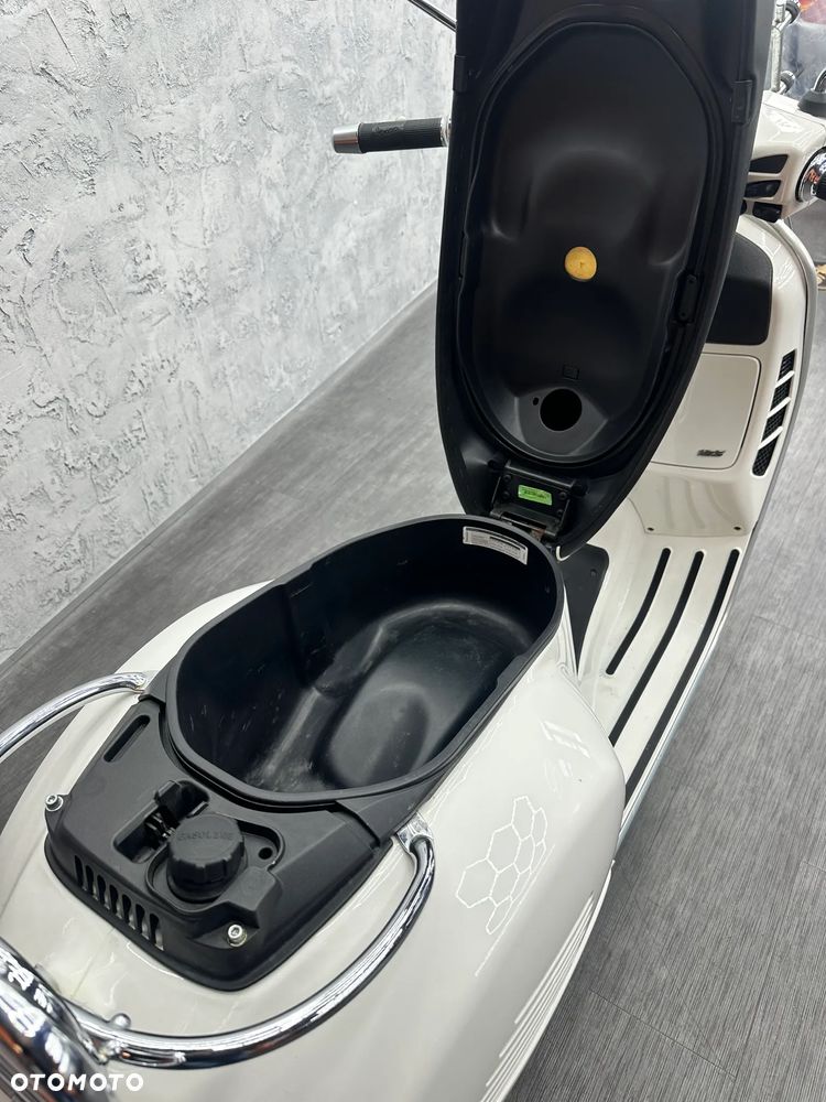 Vespa GTS - 9