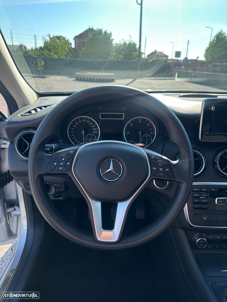 Mercedes-Benz A 180 CDI (BlueEFFICIENCY) - 15