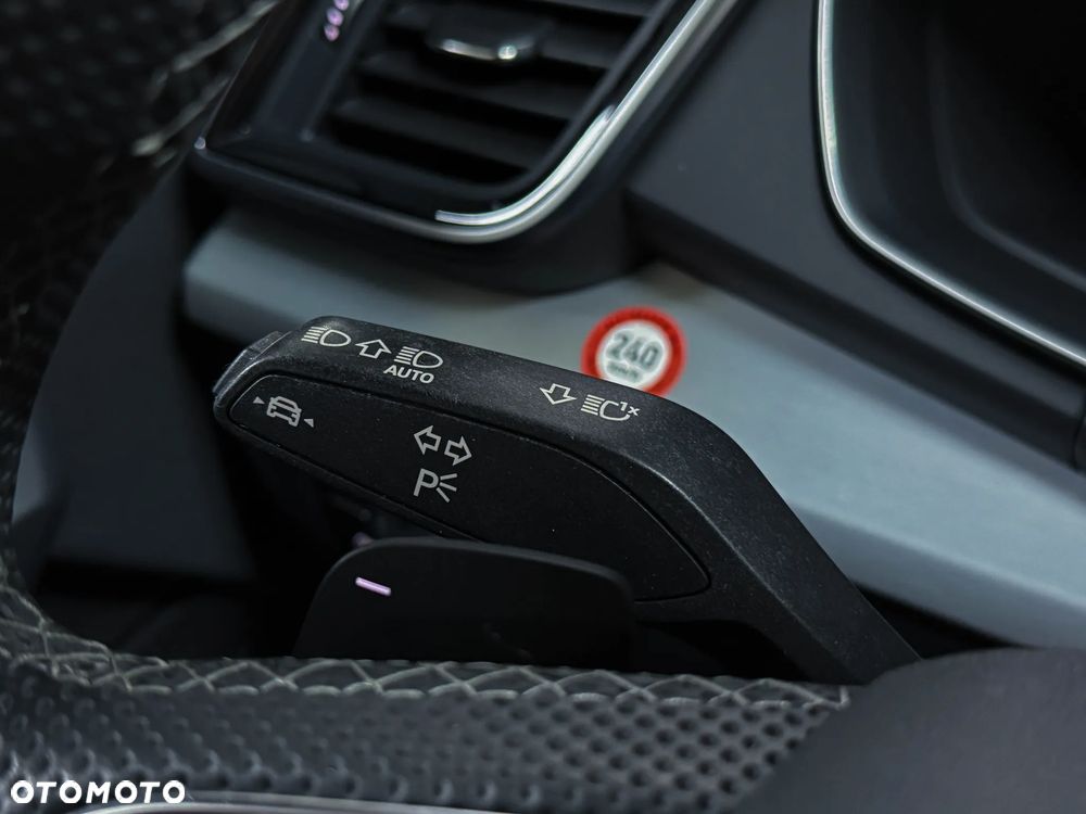 Audi Q5 40 TDI quattro S tronic S line - 38