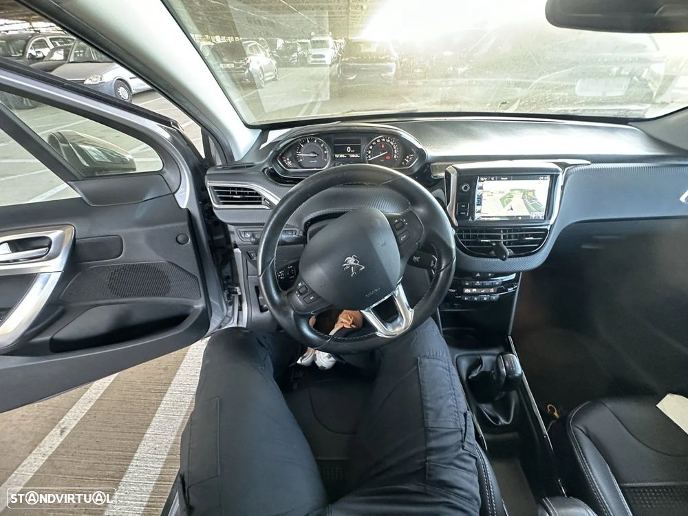 Peugeot 2008 1.2 PureTech Allure - 5