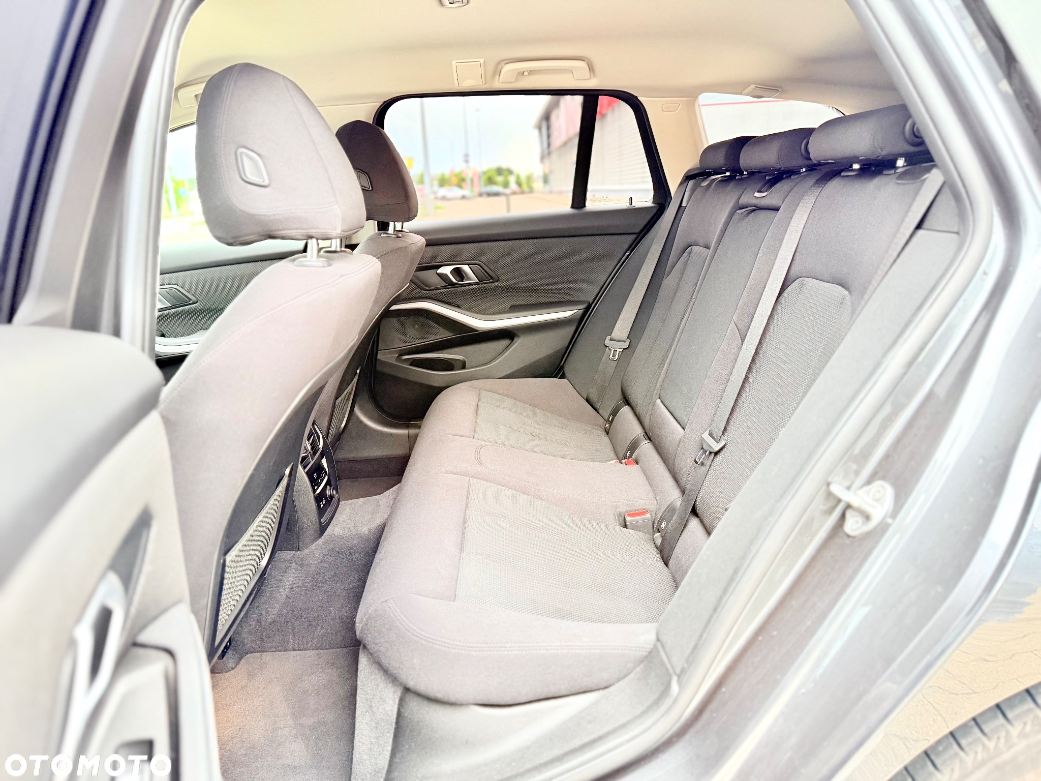 BMW Seria 3 318d Touring Advantage - 11