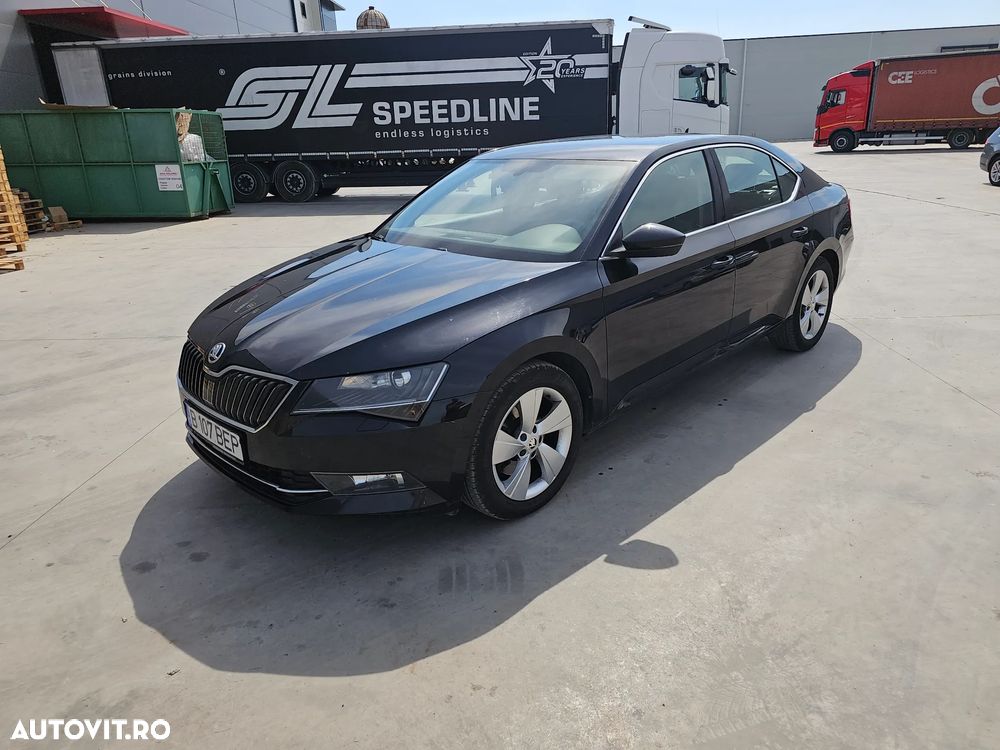 Skoda Superb 2.0 TDI DSG Ambition - 2