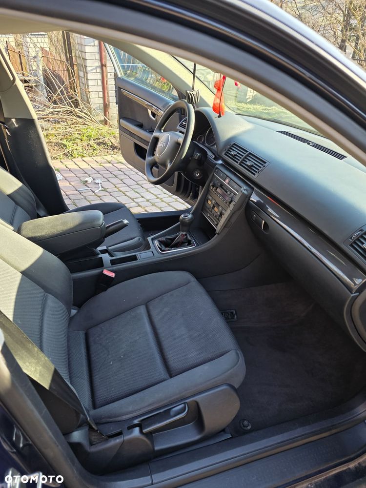 Audi A4 Limousine - 15