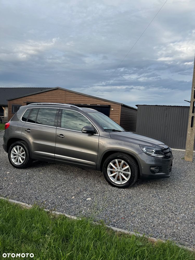 Volkswagen Tiguan 2.0 TDI DPF BlueMotion Technology Lounge Sport & Style - 12
