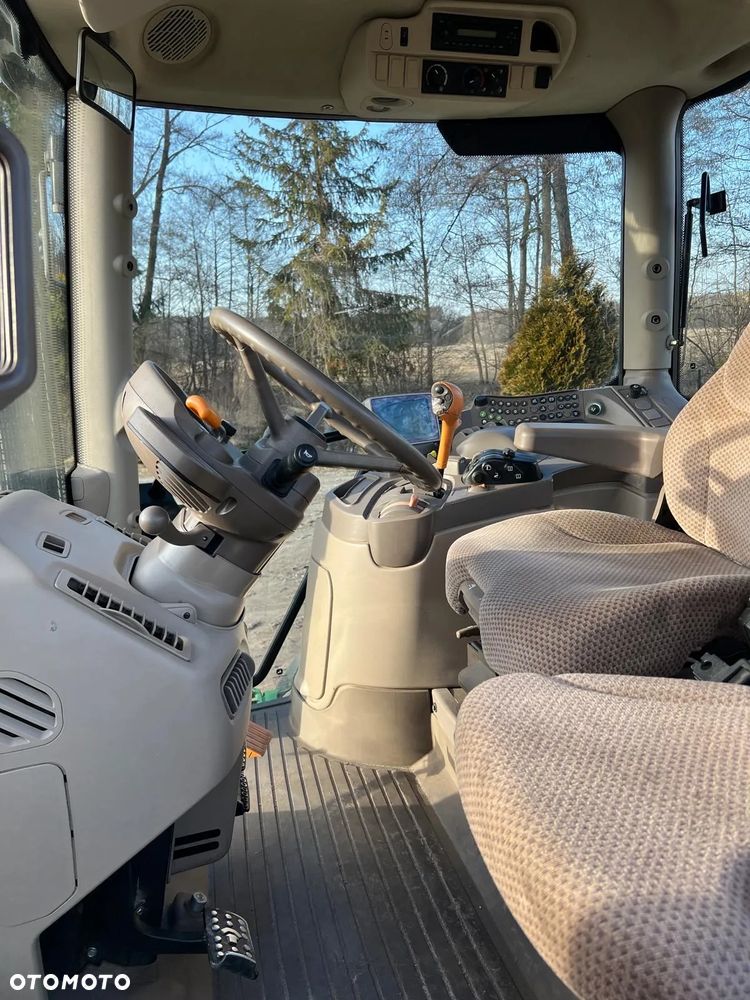 John Deere 6150R - 17