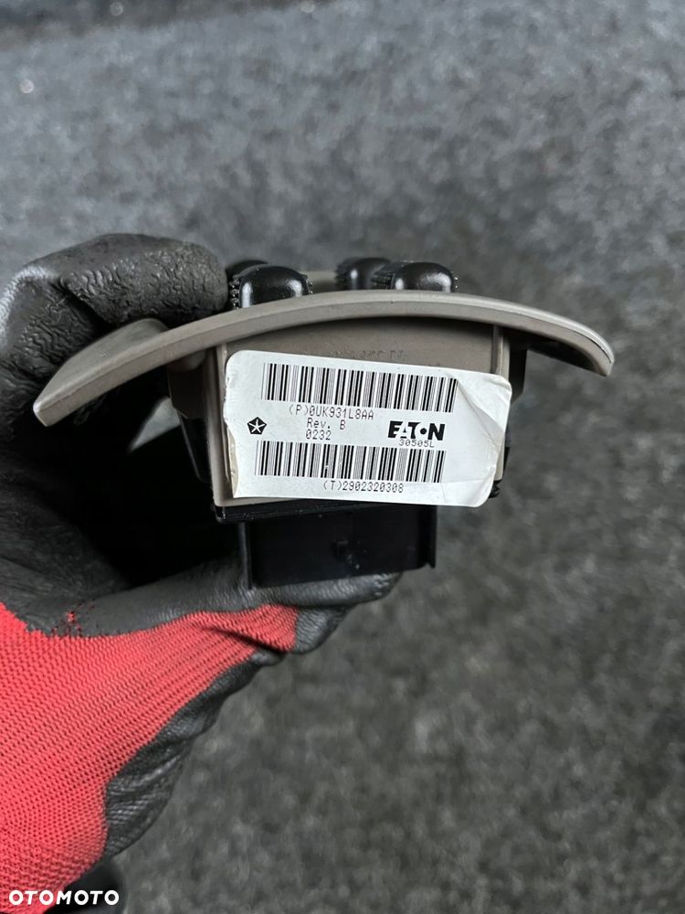 przełącznik panel sterowania szyb chrysler pt cruiser I 0UK931L8AA - 10