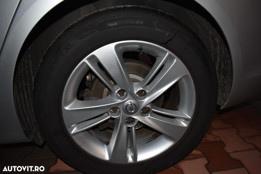 Opel Insignia - 10