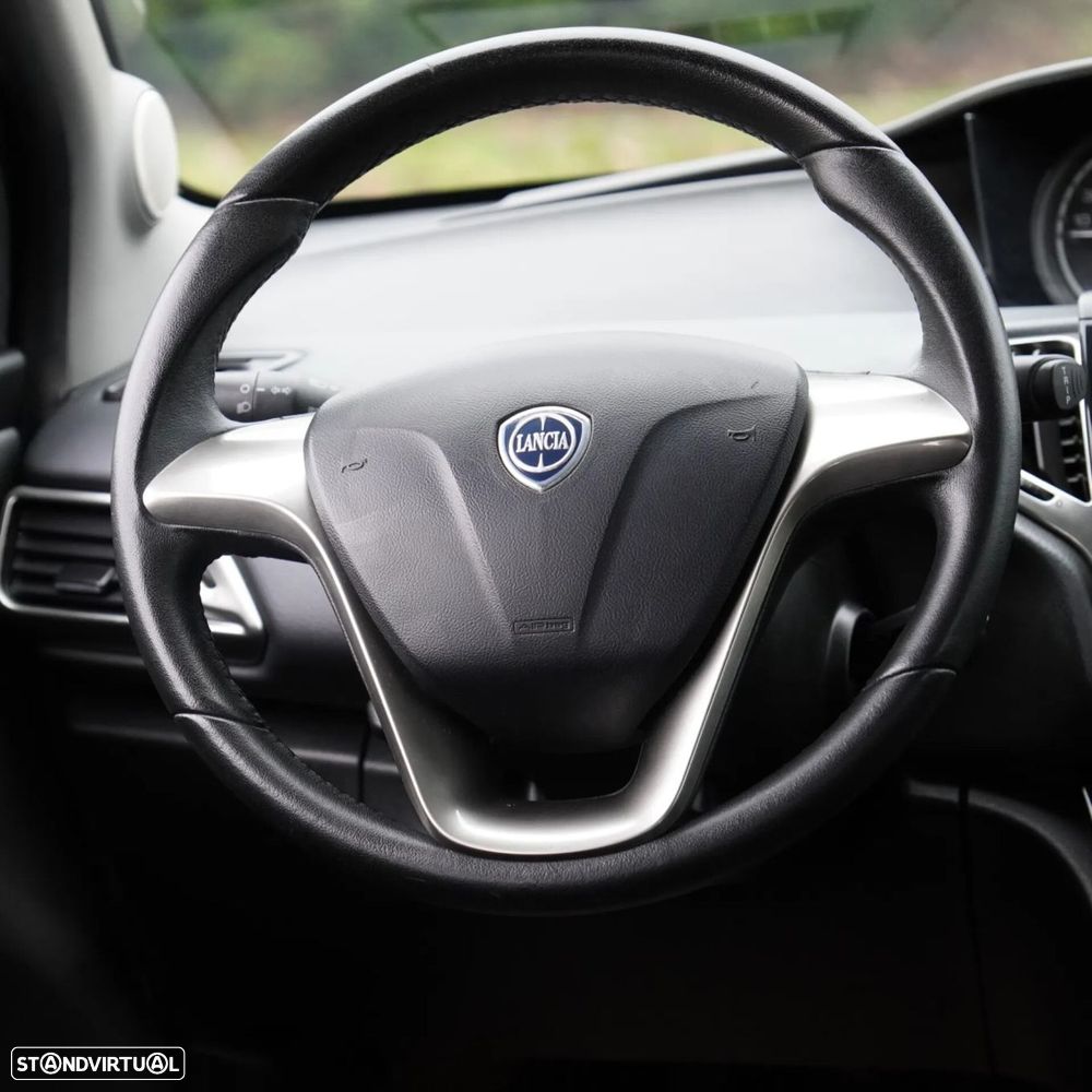 Lancia Ypsilon 1.2 Oro S&S - 10