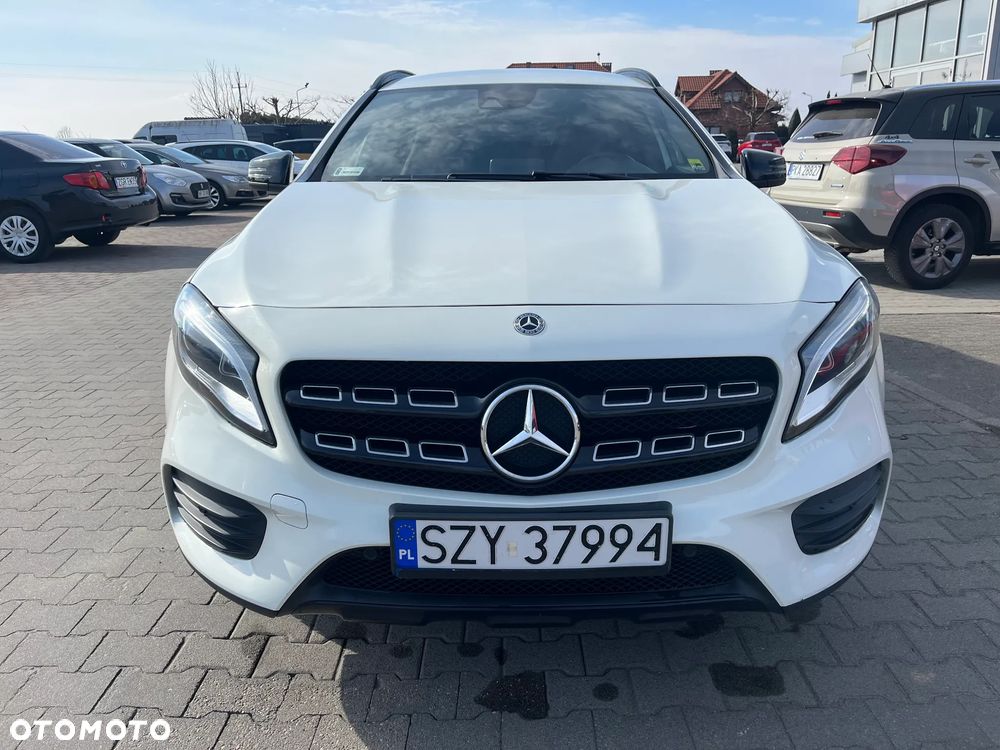Mercedes-Benz GLA 200 7G-DCT AMG Line - 2