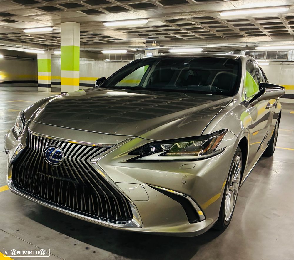 Lexus ES 300h Luxury+ - 1