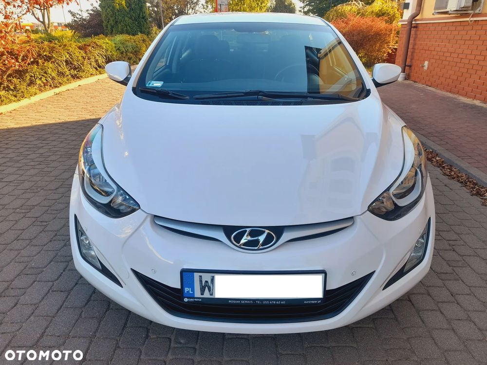 Hyundai Elantra - 4