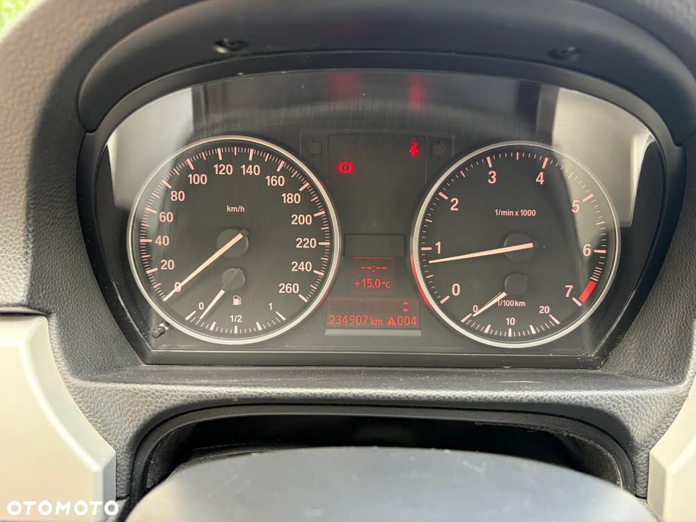 BMW Seria 3 318i - 5