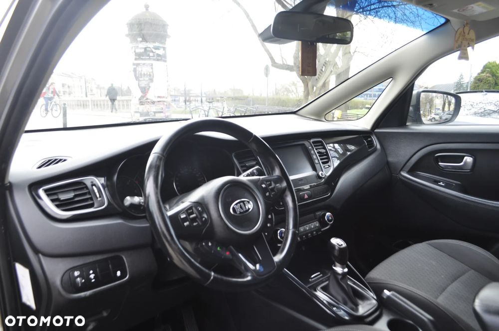 Kia Carens 1.6 GDI Dream Team Edition - 6