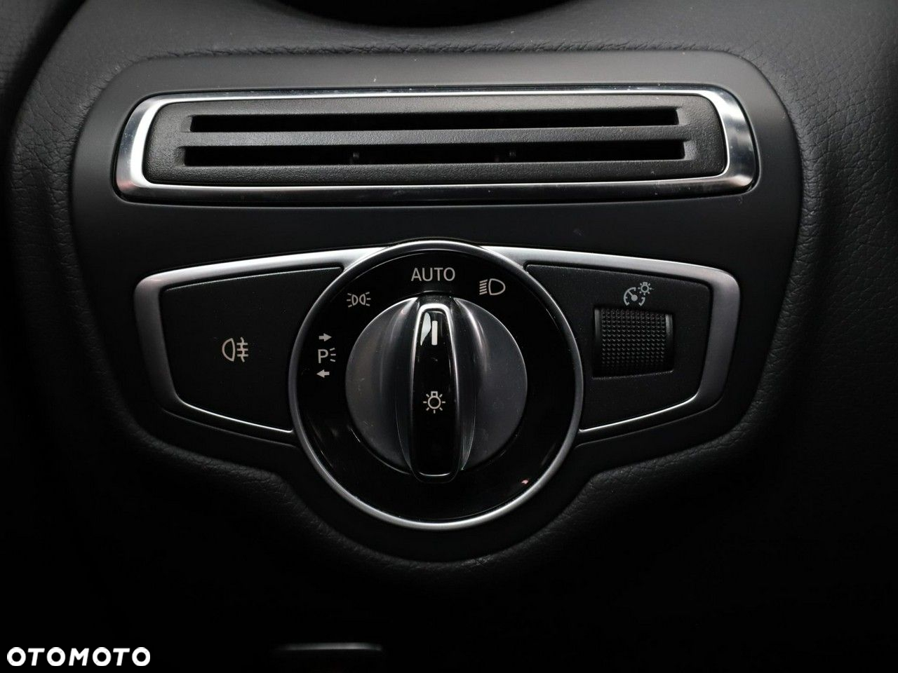 Mercedes-Benz Klasa C 180 T 7G-TRONIC Avantgarde - 31
