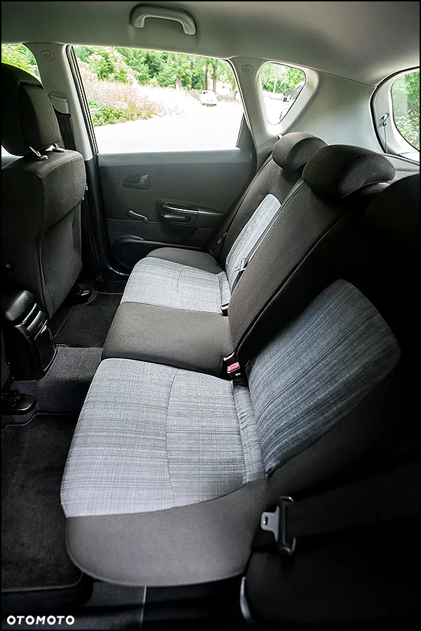 Kia Ceed - 8