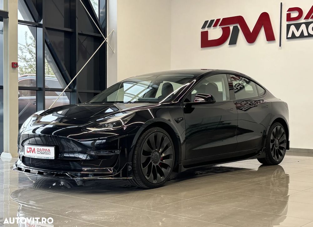 Tesla Model 3 - 4