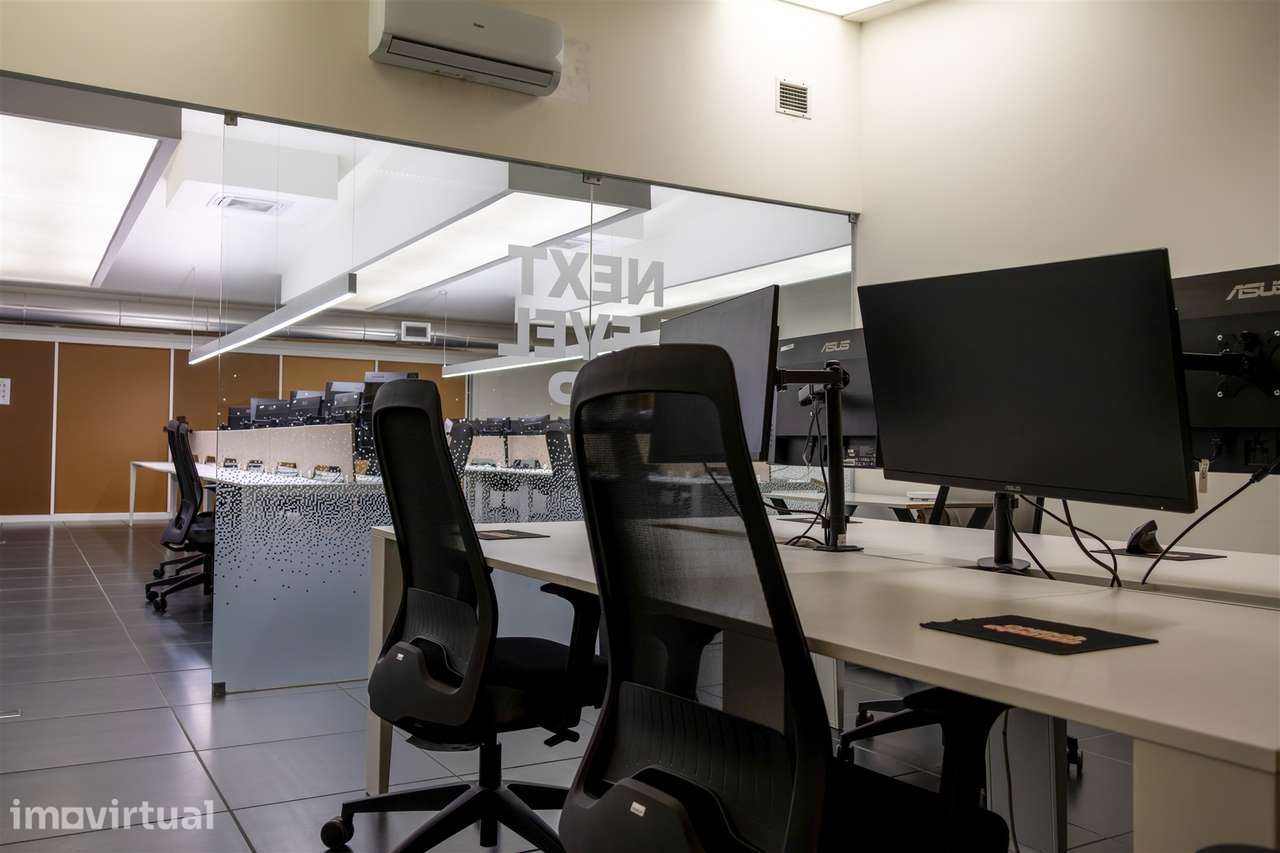 Amplo Escritório de 547m² em Vila Nova de Gaia - Grande imagem: 2/30
