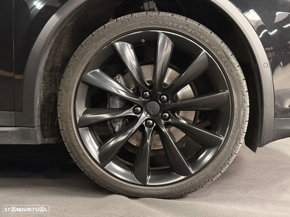 Tesla Model X 100D - 15