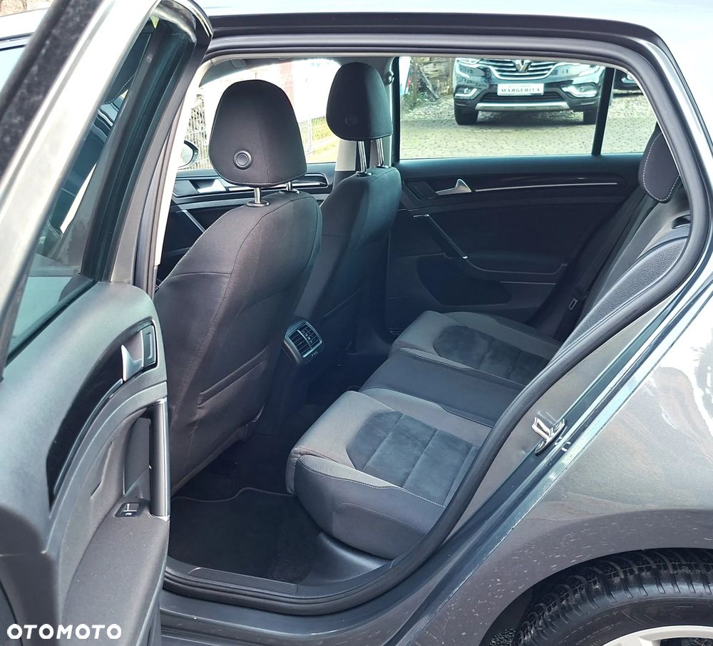 Volkswagen Golf 2.0 TDI SCR United - 17