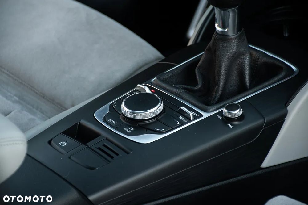 Audi A3 3-drzwiowe 1.8 TFSI S line Sportpaket - 23