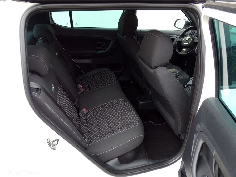 Skoda Fabia 1.4 TSI DSG RS - 16