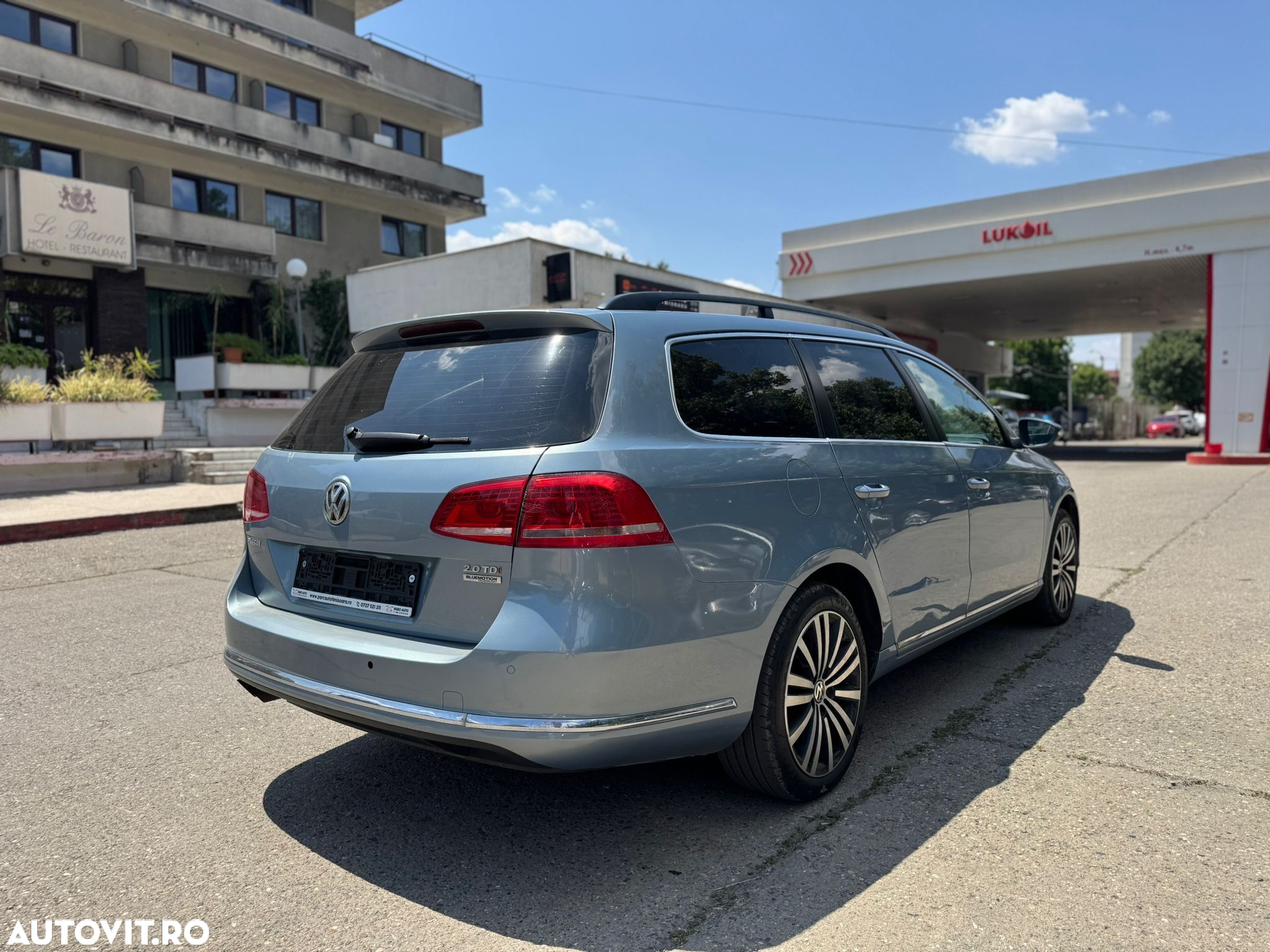 Volkswagen Passat Variant 2.0 TDI BlueMotion Technology Exclusive - 4