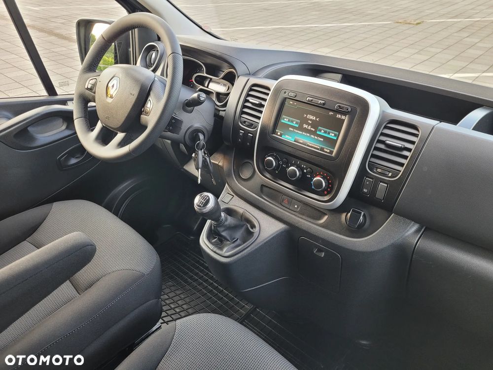 Renault Trafic LONG ZABUDOWA KLIMA KAMERA TEMPOMAT FV23% - 29
