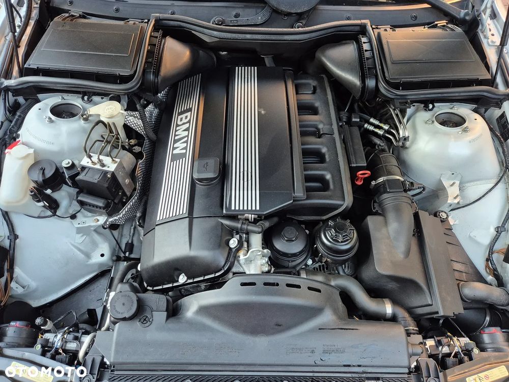 BMW Seria 5 - 32